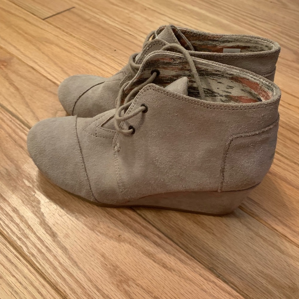 Toms wedges